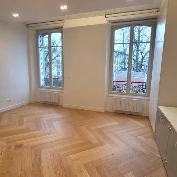 Bureau privé 16 m² 3 postes Location bureau Quai Jacques-Sturm Strasbourg 67000 - photo 2