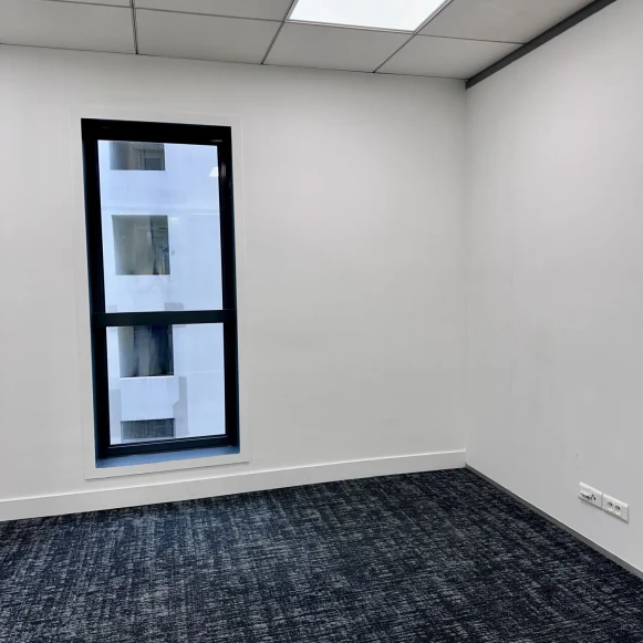 Bureau privé 15 m² 2 postes Coworking Quai Gallieni Suresnes 92150 - photo 6