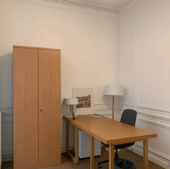 Bureau privé 15 m² 2 postes Location bureau Avenue Victor Hugo Paris 75016 - photo 2