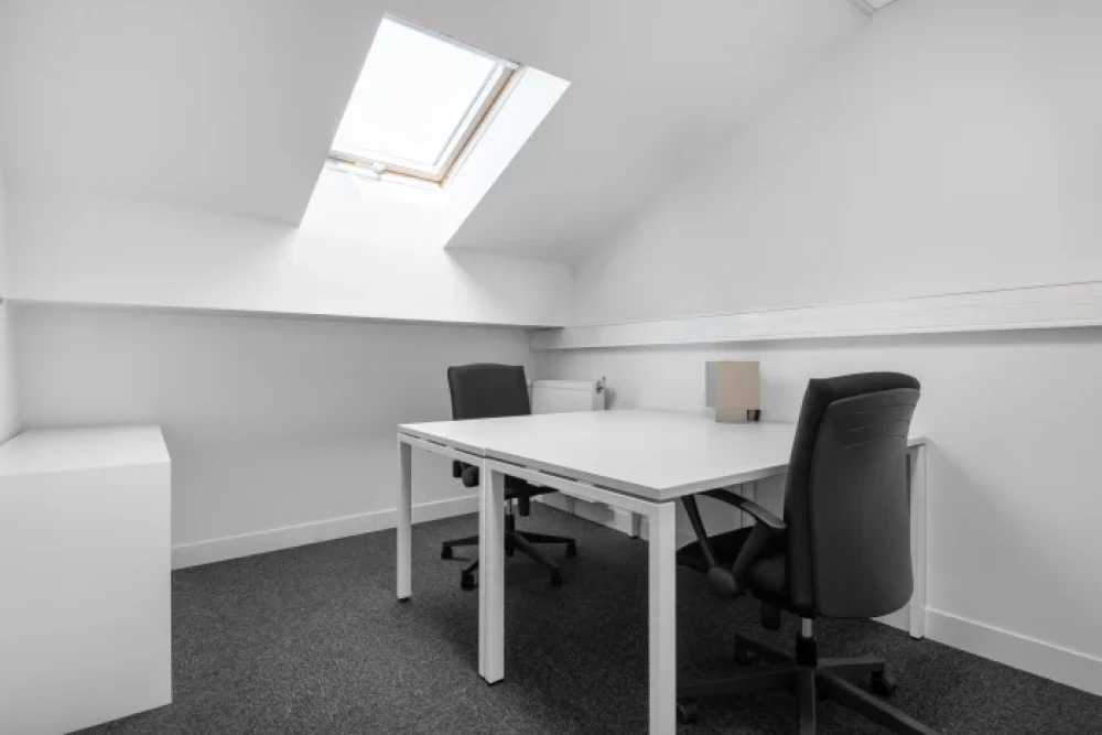 Bureau privé - 60000 - 2 postes - 318€