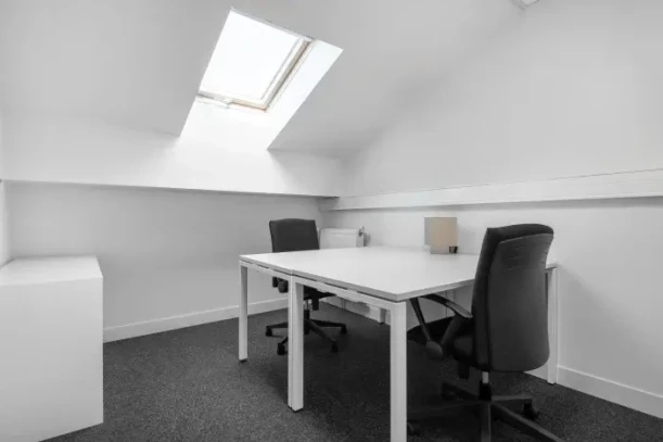 Bureau privé - 60000 - 2 postes - 318€