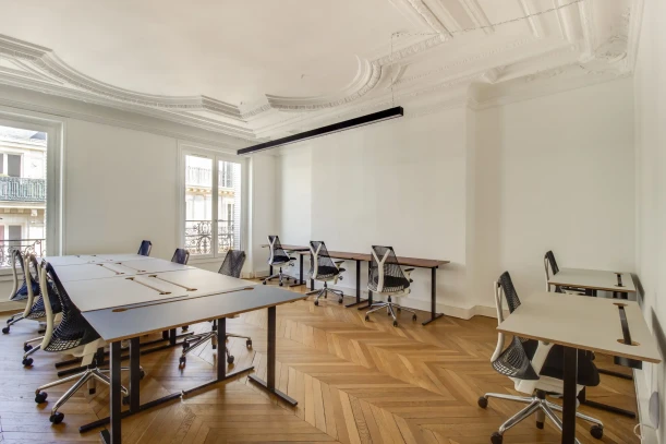 Bureau privé - 75008 - 9 postes - 6480€
