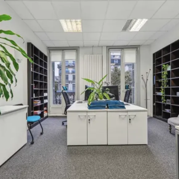 Espace indépendant 215 m² 35 postes Coworking Boulevard Saint Denis Paris 75003 - photo 3