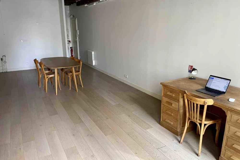 Espace indépendant - 75002 - 6 postes - 2700€