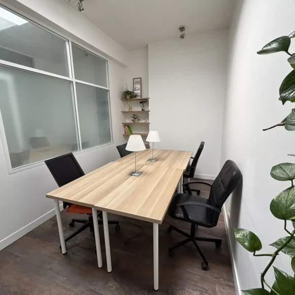 Bureau privé 15 m² 4 postes Location bureau Rue Claude Pouillet Paris 75017 - photo 3
