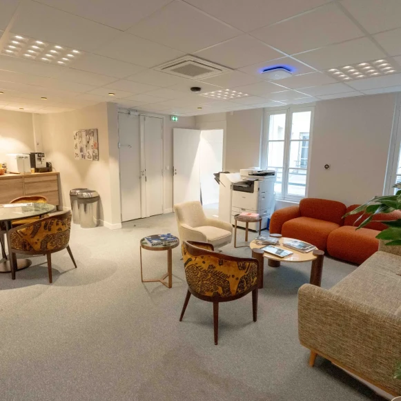 Espace indépendant 150 m² 25 postes Location bureau Rue Notre Dame des Victoires Paris 75002 - photo 2