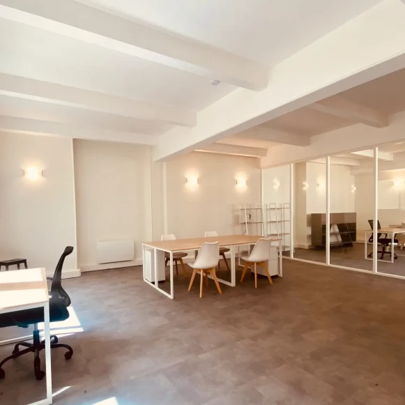 Espace indépendant 85 m² 20 postes Coworking Rue Marcadet Paris 75018 - photo 1