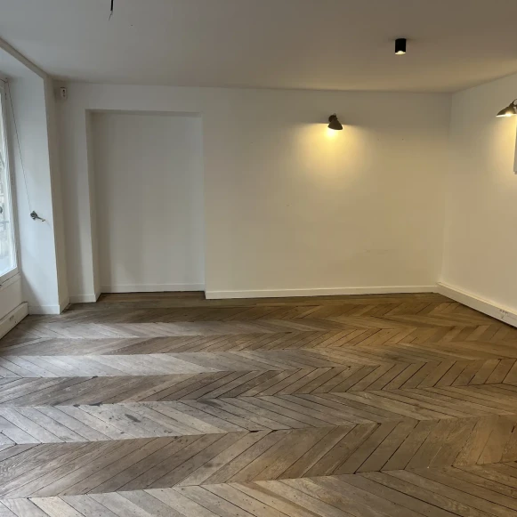 Espace indépendant 60 m² 12 postes Location bureau Rue de la Vrillière Paris 75001 - photo 2