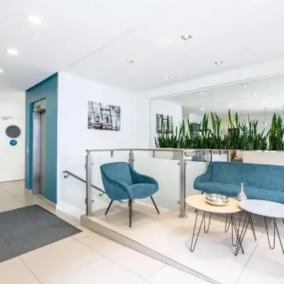 Bureau privé 7 m² 2 postes Coworking Rue Raffet Paris 75016 - photo 3