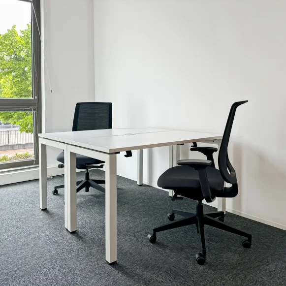 Bureau privé 7 m² 2 postes Coworking Rue Frédéric Joliot Aix-en-Provence 13100 - photo 7