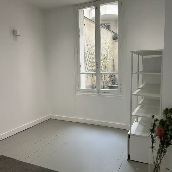Bureau privé 9 m² 2 postes Location bureau Rue Lamarck Paris 75018 - photo 1
