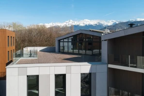 Bureau privé - 38240 - 20 postes - 3411€