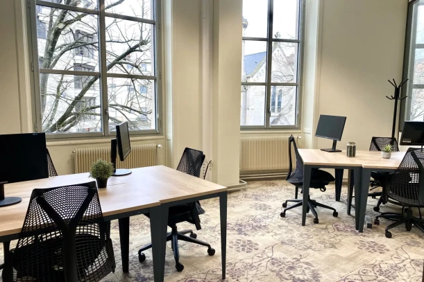 Bureau privé - 21000 - 6 postes - 4242€