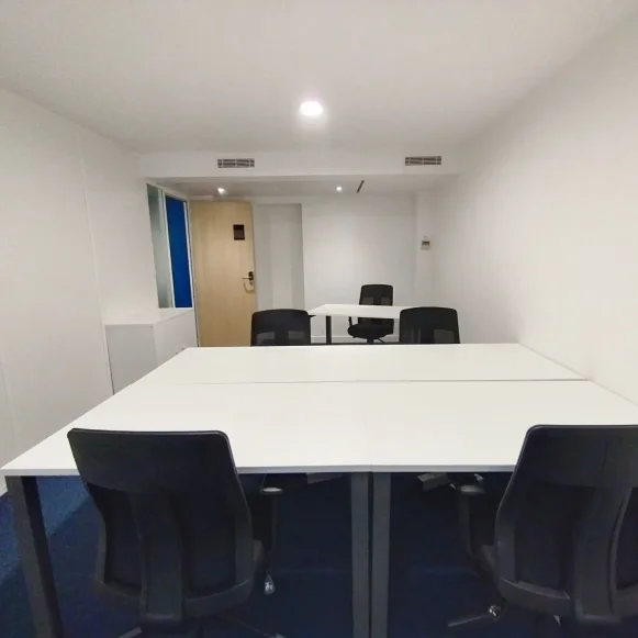 Bureau privé 20 m² 5 postes Location bureau Rue de la Terrasse Paris 75017 - photo 1