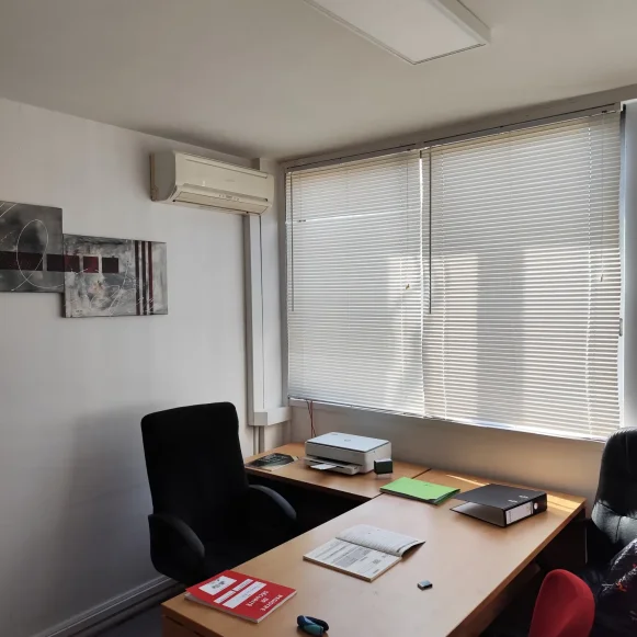 Bureau privé 11 m² 1 poste Location bureau Avenue du Prado Marseille 13008 - photo 3