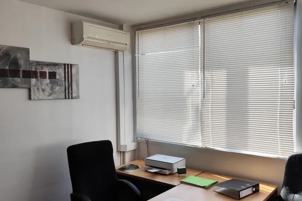 Bureau privé - 13008 - 1 poste - 399€