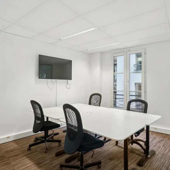 Espace indépendant 80 m² 16 postes Location bureau Rue Saint-Marc Paris 75002 - photo 4
