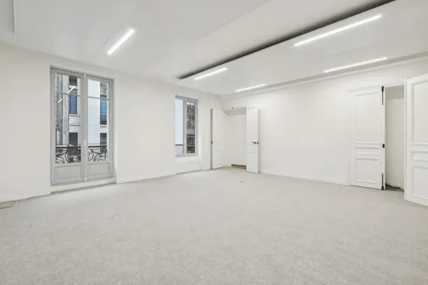 Espace indépendant - 75008 - 52 postes - 45000€