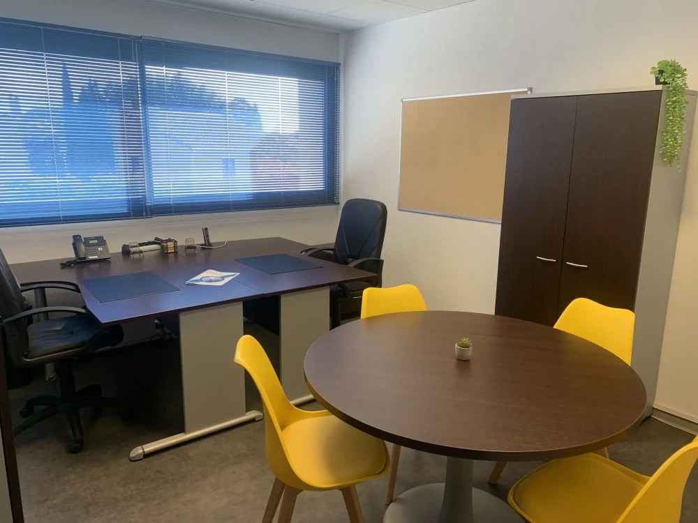 Bureau privé - 66330 - 2 postes - 590€