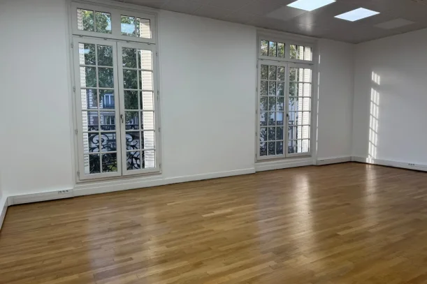 Bureau privé - 75017 - 12 postes - 7800€
