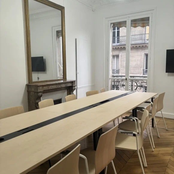 Bureau privé 20 m² 6 postes Location bureau Rue de Liège Paris 75008 - photo 1