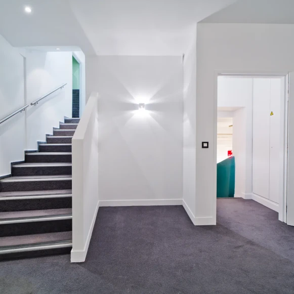 Espace indépendant 220 m² 25 postes Location bureau Rue d'Aboukir Paris 75002 - photo 7