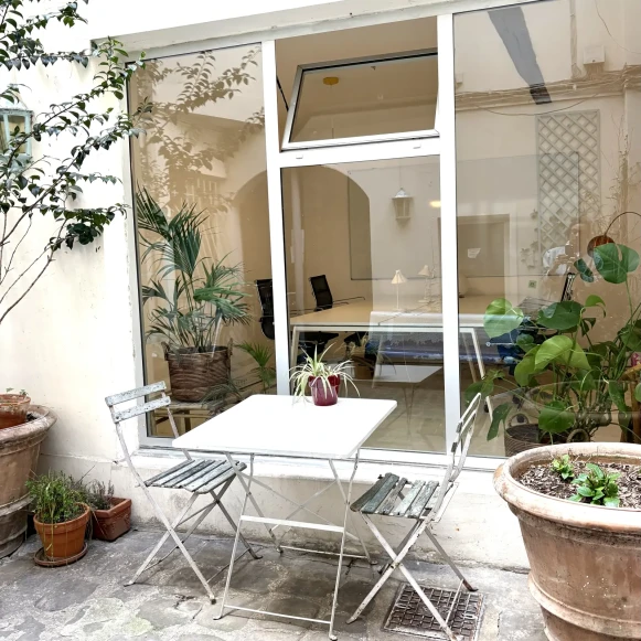 Bureau privé 70 m² 10 postes Location bureau Rue Lamartine Paris 75009 - photo 1