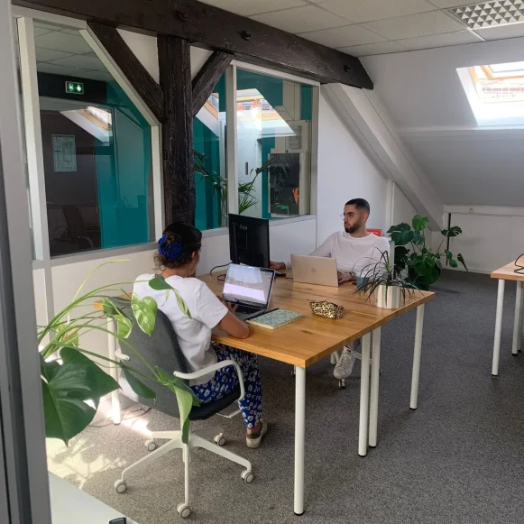 Bureau privé 80 m² 5 postes Location bureau Rue Chanzy Paris 75011 - photo 1