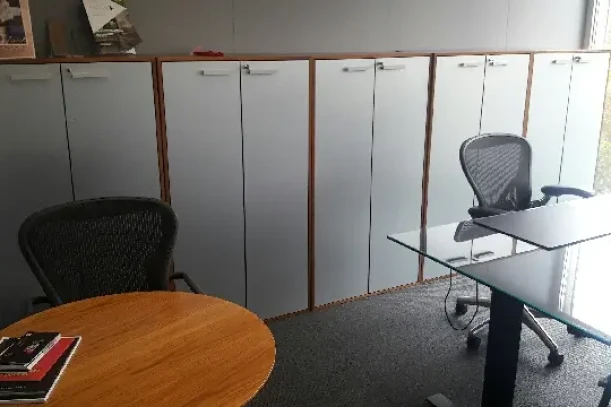 Bureau privé - 75008 - 3 postes - 1900€