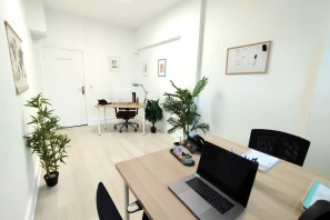 Bureau privé - 93100 - 3 postes - 649€