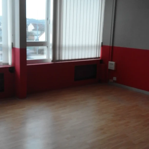 Bureau privé 30 m² 4 postes Location bureau Avenue de Verdun Trilport 77470 - photo 3