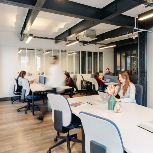 Bureau privé 40 m² 14 postes Coworking Place Martin Levasseur Saint-Ouen-sur-Seine 93400 - photo 2