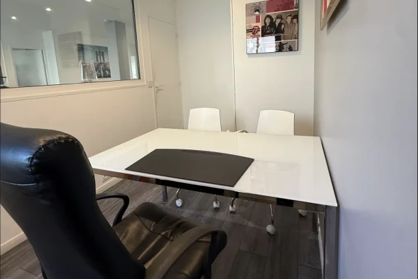 Bureau privé - 92300 - 1 poste - 890€
