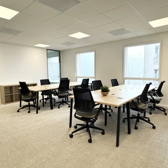 Bureau privé 31 m² 10 postes Location bureau Rue Ordener Paris 75018 - photo 1