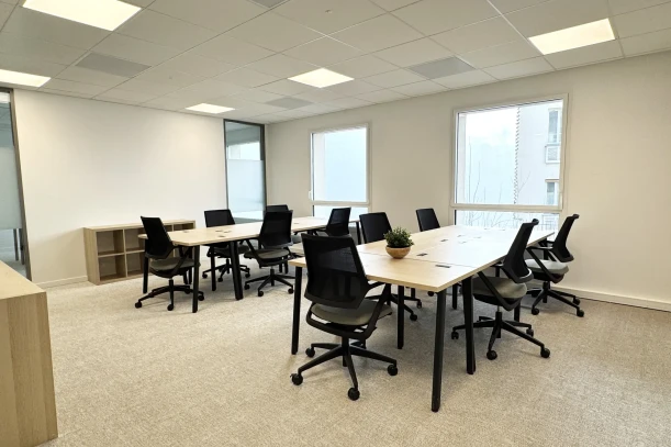 Bureau privé - 75018 - 10 postes - 5850€