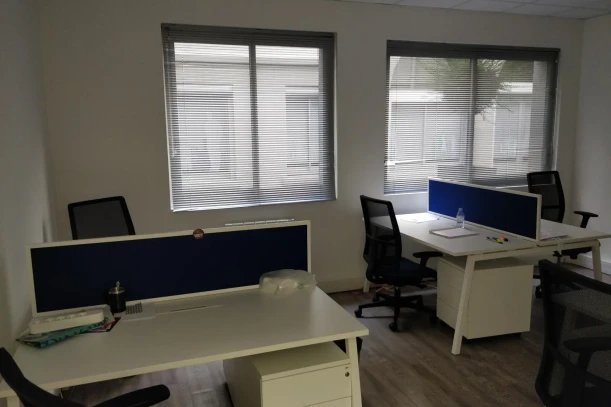 Espace indépendant - 92400 - 7 postes - 1300€