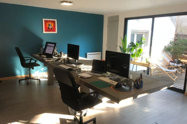 Open Space - 37000 - 6 postes - 225€