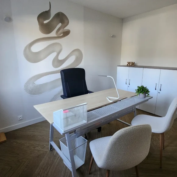 Bureau privé 12 m² 1 poste Location bureau Boulevard Heurteloup Tours 37000 - photo 1