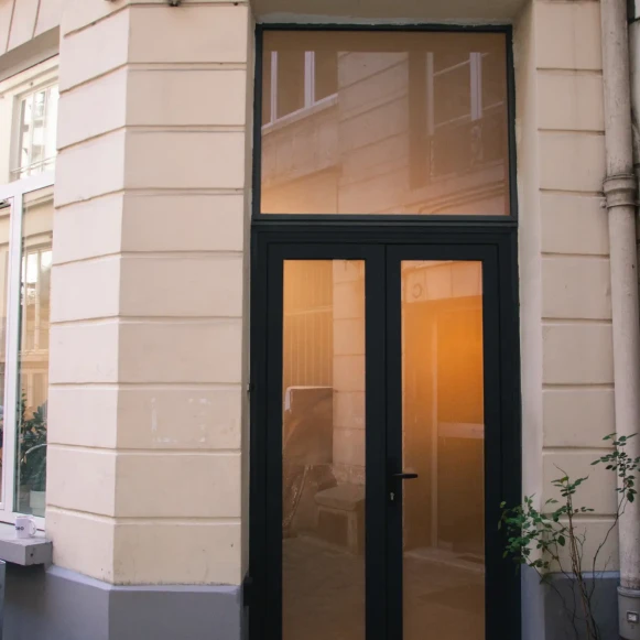 Espace indépendant 100 m² 13 postes Location bureau Rue du Faubourg Saint-Denis Paris 75010 - photo 2