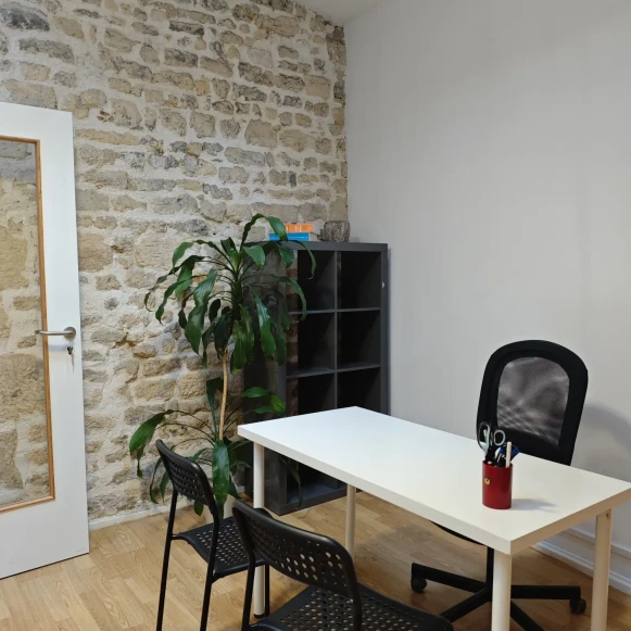 Bureau privé 33 m² 6 postes Location bureau Rue Saint-Antoine Paris 75004 - photo 3