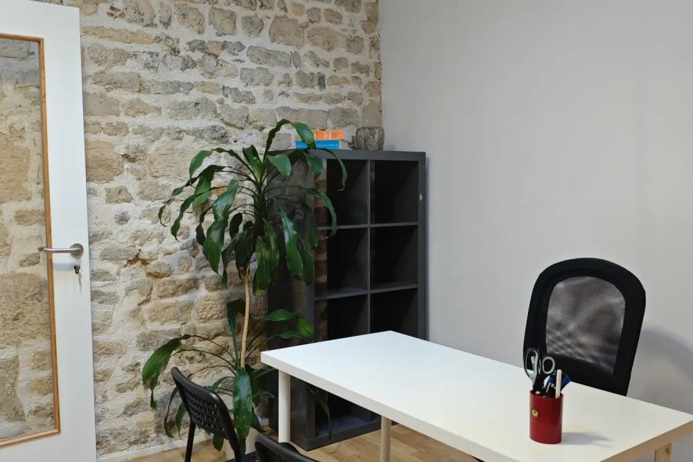 Bureau privé - 75004 - 6 postes - 3500€