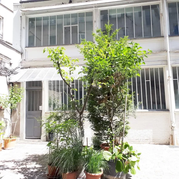 Open Space  1 poste Location bureau Rue du Chalet Paris 75010 - photo 2