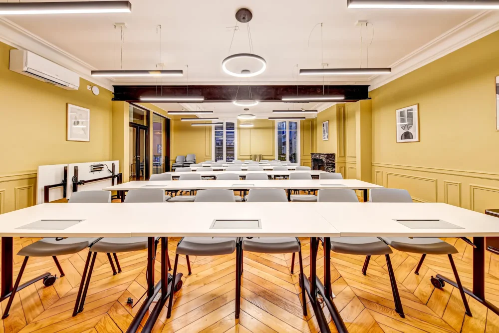 Espace indépendant - 75019 - 70 postes - 25900€