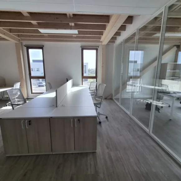 Bureau privé 20 m² 3 postes Coworking Rue Alice Guy Blaché Saint-Priest 69800 - photo 1