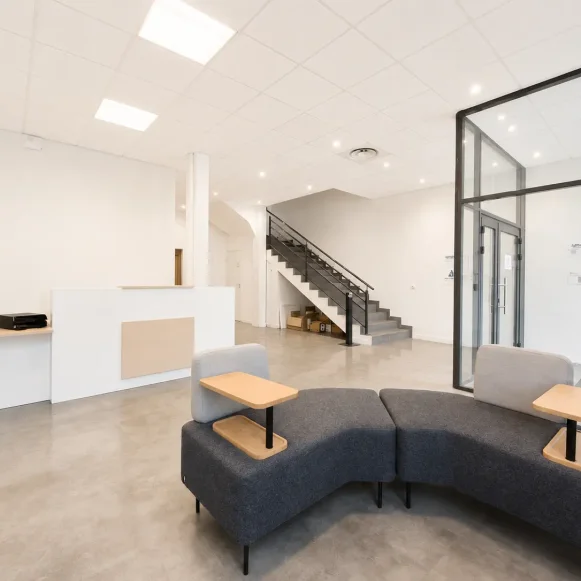 Bureau privé 12 m² 2 postes Location bureau Square Benjamin Franklin Montigny-le-Bretonneux 78180 - photo 7