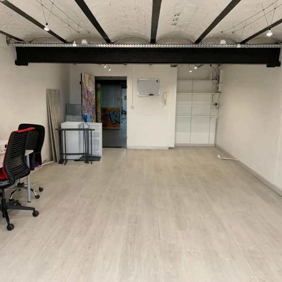 Bureau privé 36 m² 6 postes Coworking Avenue de Saint-Antoine Marseille 13015 - photo 4