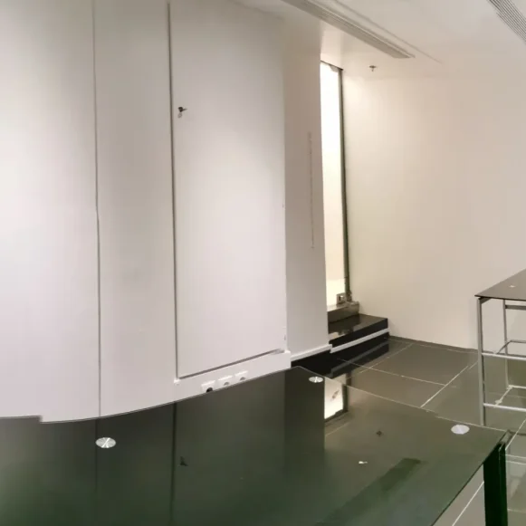 Bureau privé 9 m² 2 postes Location bureau Avenue des Champs-Élysées Paris 75008 - photo 3