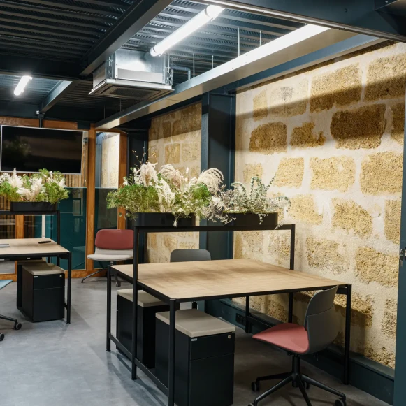 Bureau privé 18 m² 4 postes Coworking Rue Saint-Joseph Bordeaux 33000 - photo 1