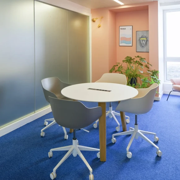 Bureau privé 14 m² 4 postes Coworking Rue Washington Paris 75008 - photo 4