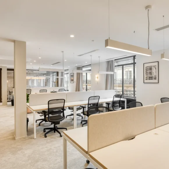 Espace indépendant 369 m² 48 postes Location bureau Rue de Provence Paris 75008 - photo 1